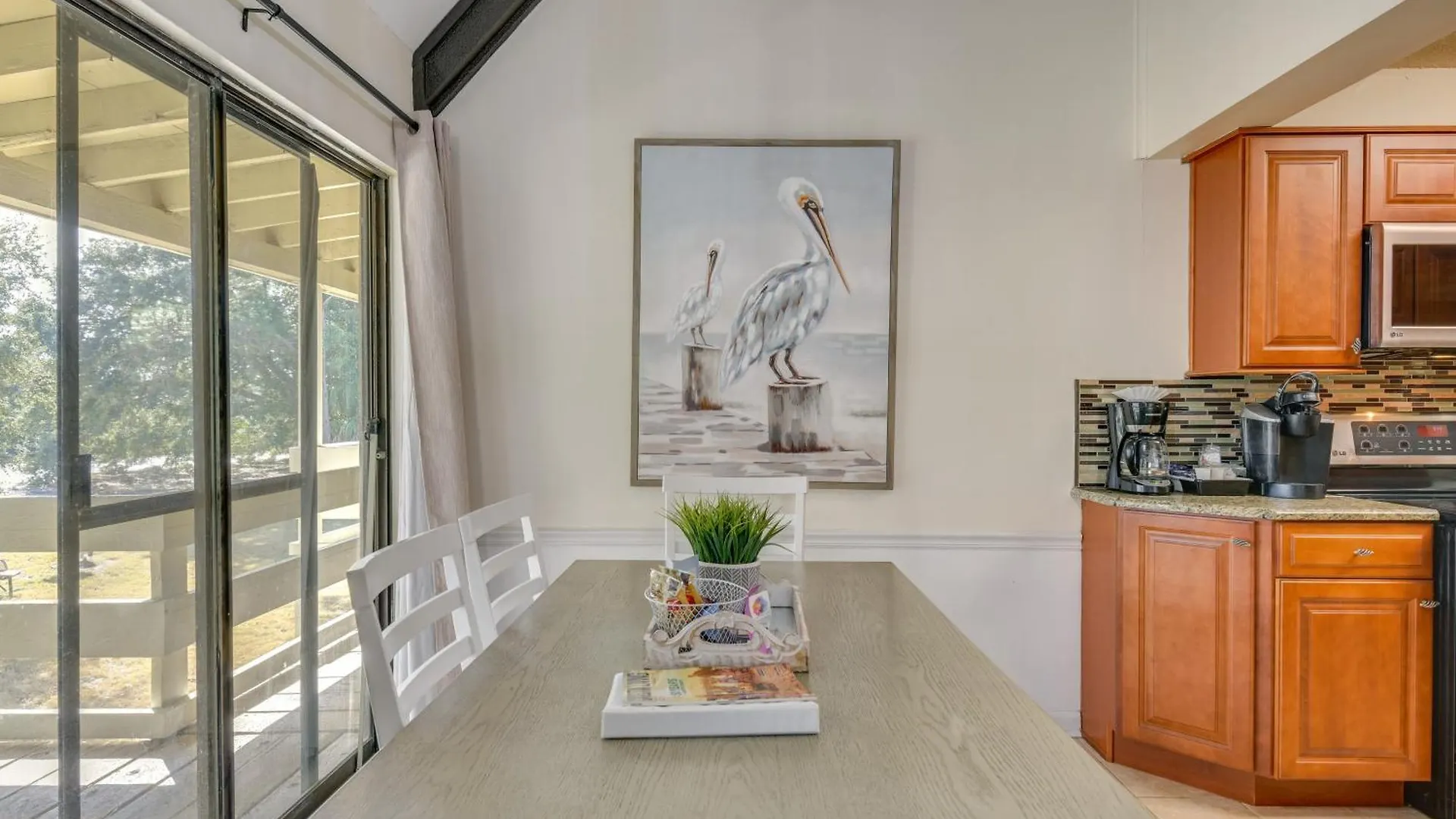 Bright Miramar Beach Condo - Walk To Beach! 데스틴